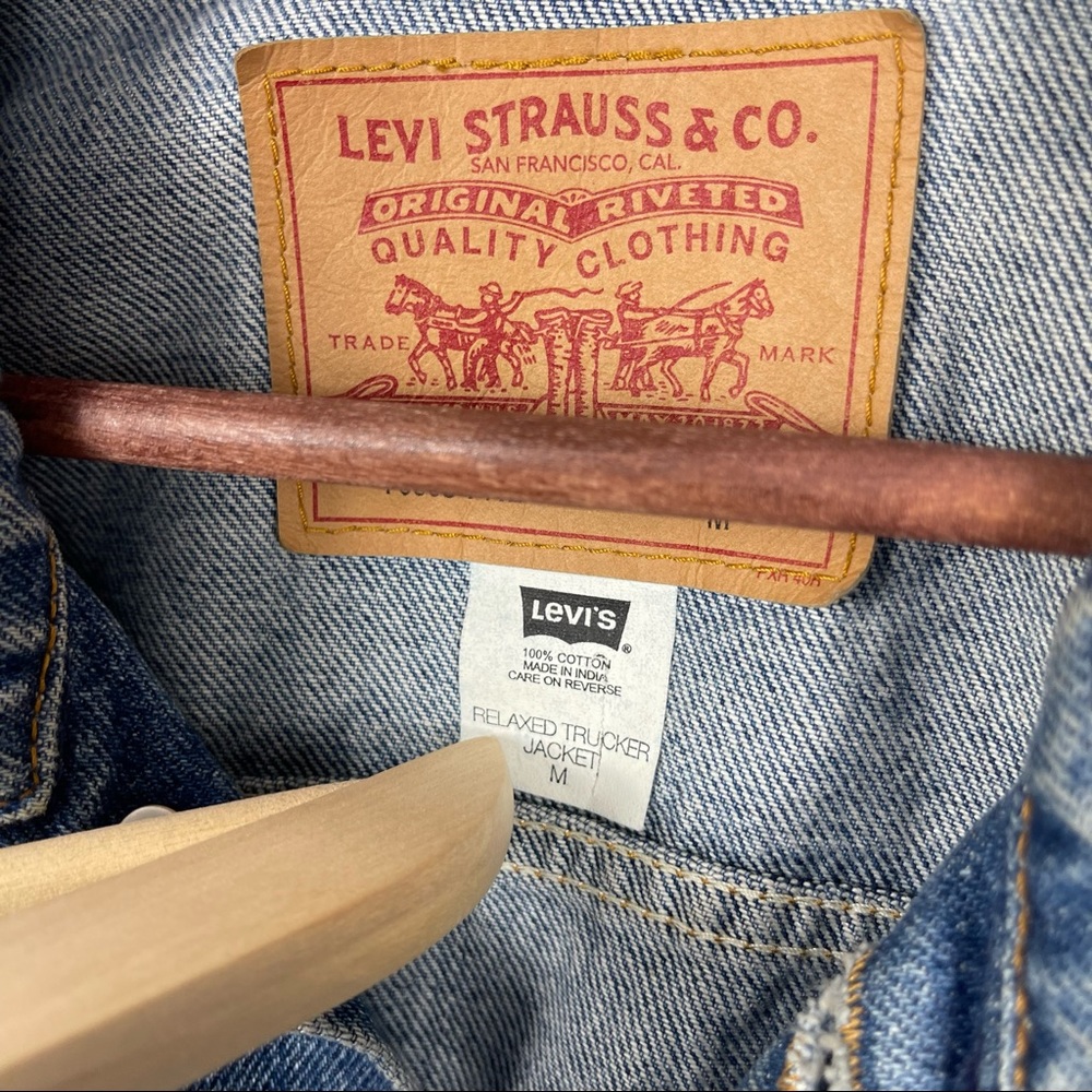 Levis Blue Denim Relaxed Trucker Jacket Mens Size M 7112 - Picture 11 of 11
